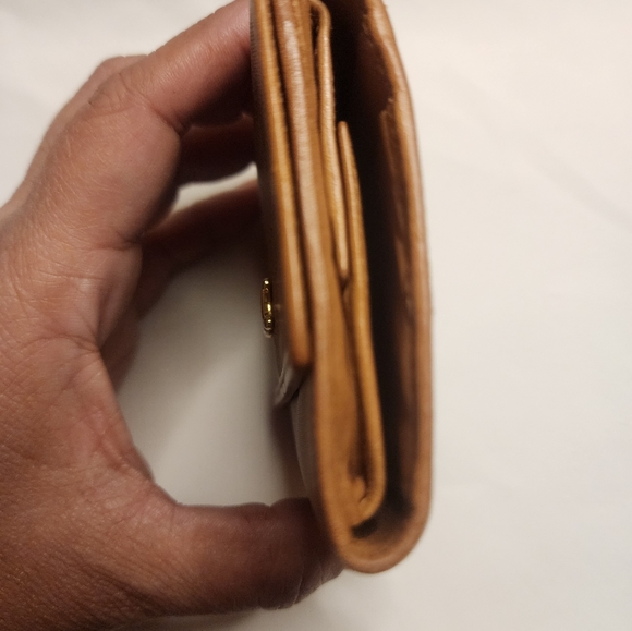 Authentic Vintage Celine Soft Leather Tri Fold Wallet - Picture 2 of 16